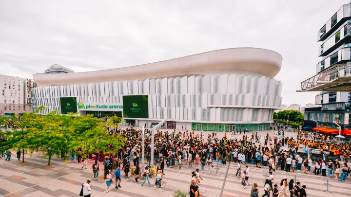 Crowd outside Plenitude Arena, Nanterre